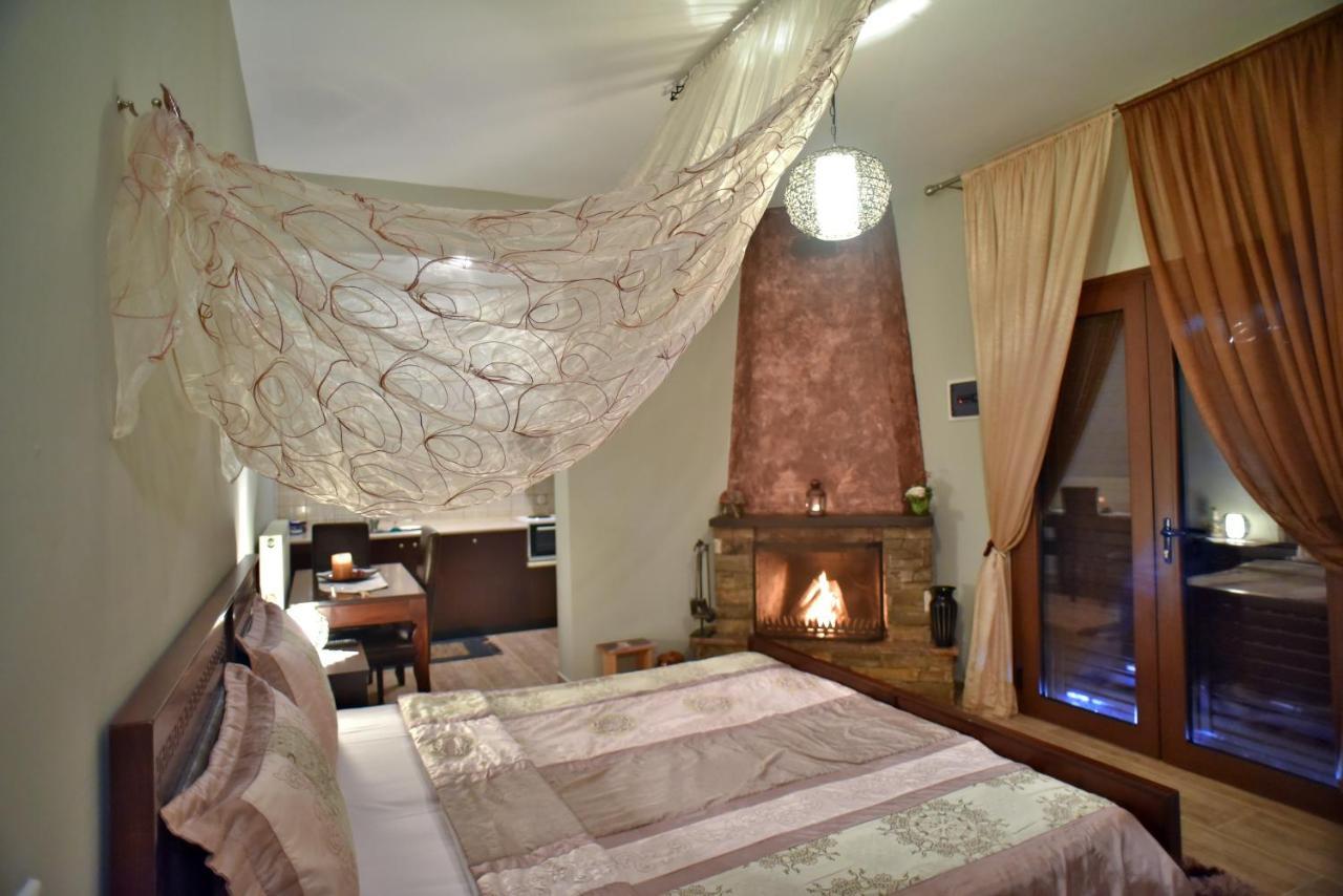 Guesthouse Athanasiou Káto Loutrákion エクステリア 写真