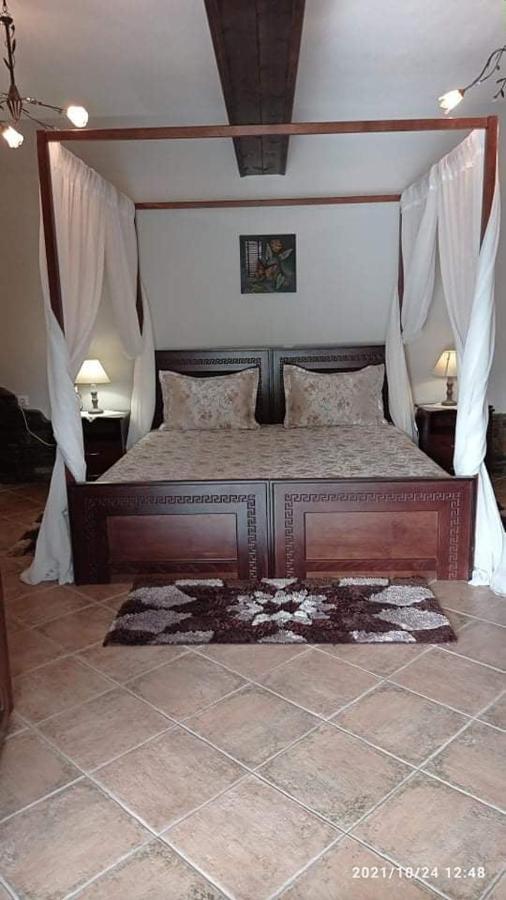 Guesthouse Athanasiou Káto Loutrákion エクステリア 写真