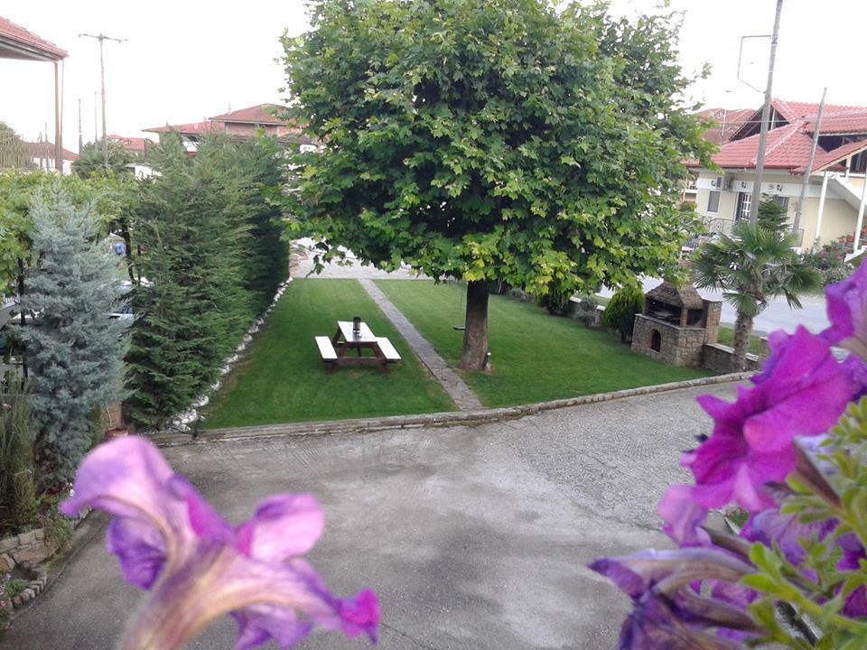Guesthouse Athanasiou Káto Loutrákion エクステリア 写真